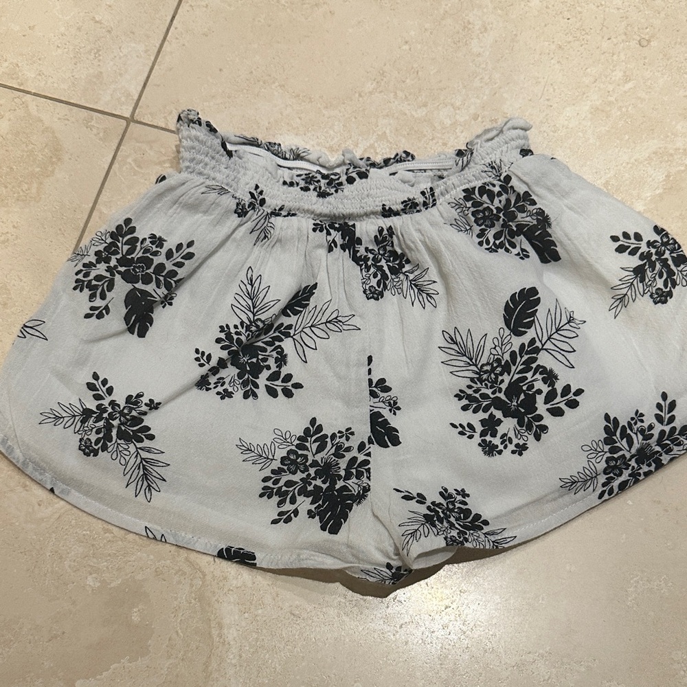 Janie and Jack Floral Smoked Waist Shorts Sz 2T - Picture 3 of 3